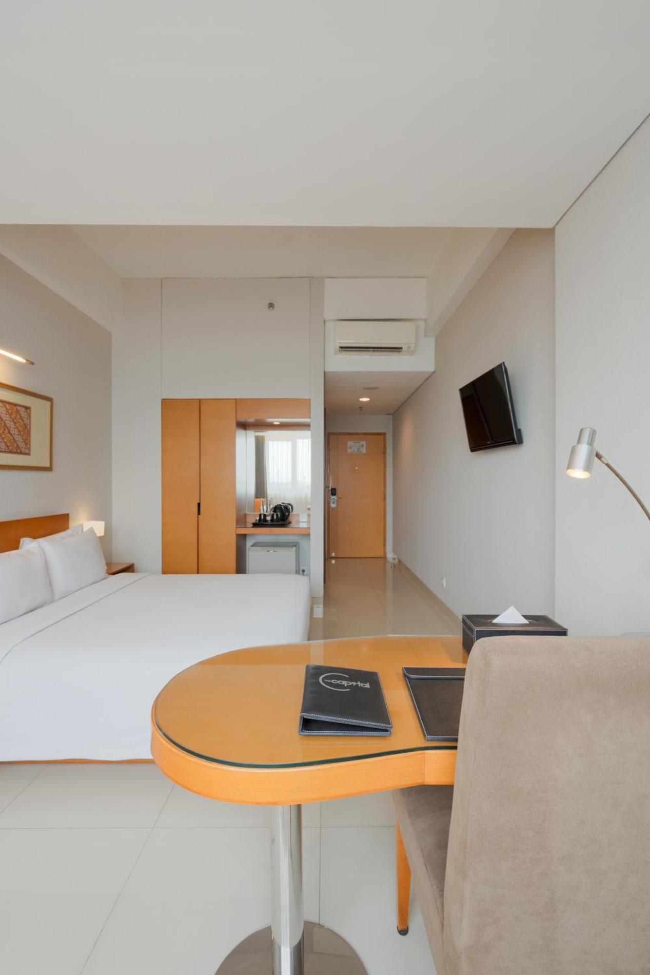 The Capital Hotel Σουραμπάγια Εξωτερικό φωτογραφία