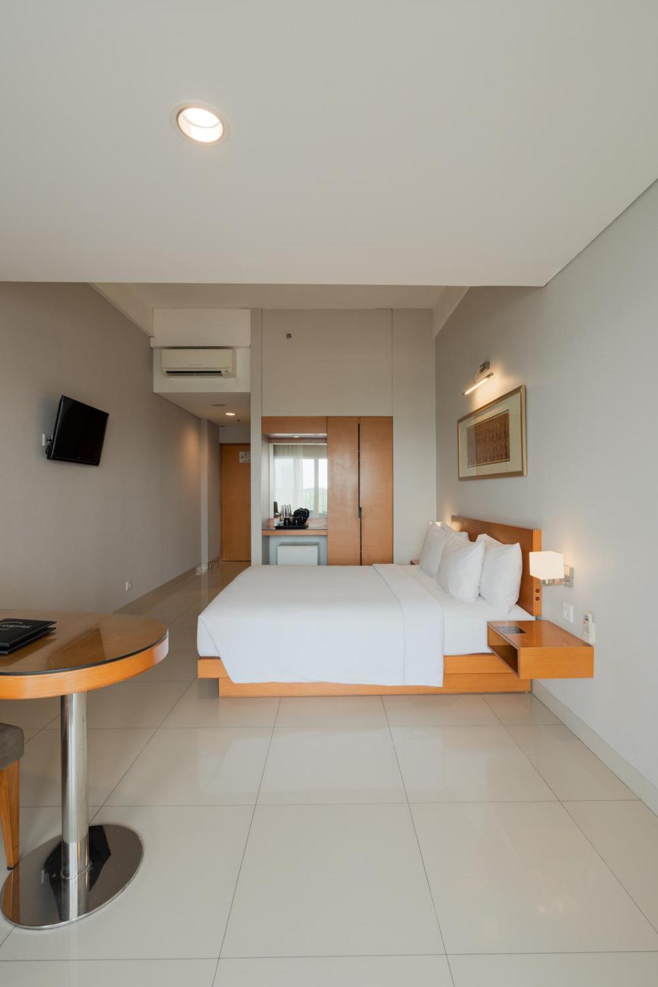 The Capital Hotel Σουραμπάγια Εξωτερικό φωτογραφία