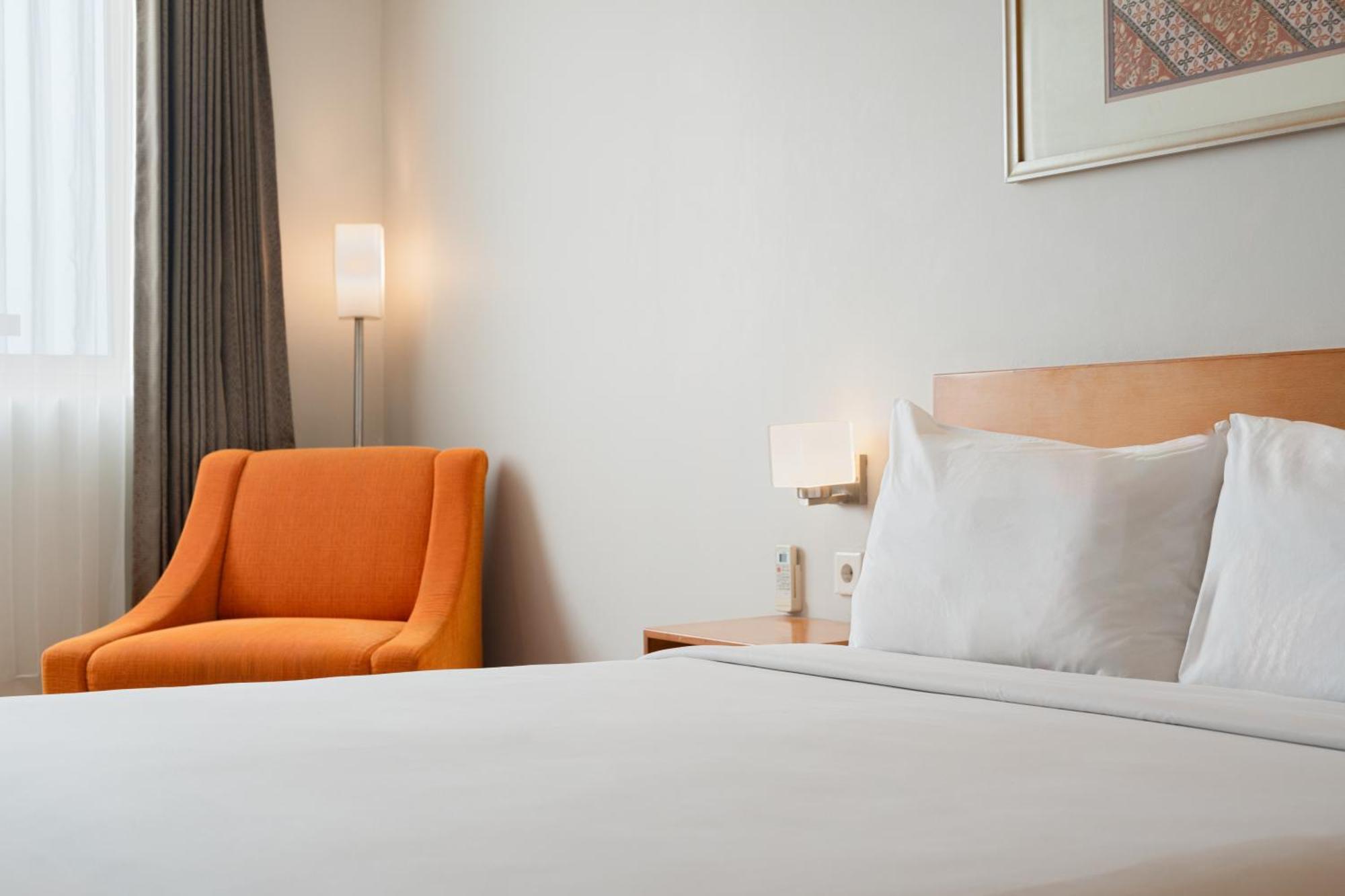 The Capital Hotel Σουραμπάγια Εξωτερικό φωτογραφία